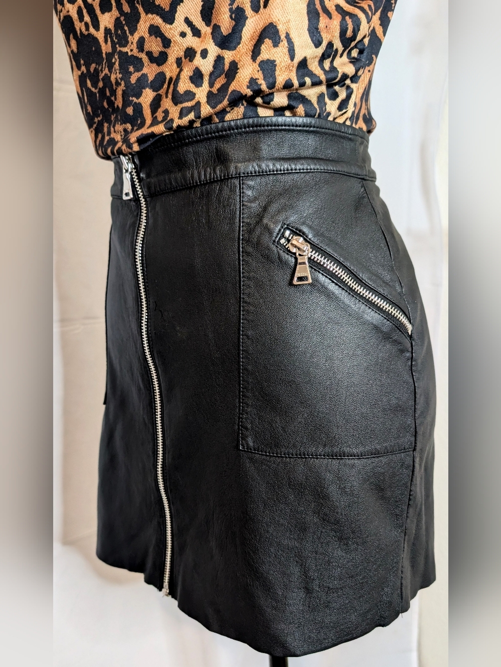 Express Black Moto Mini Skirt Front Zip Silver Hardware Size 2